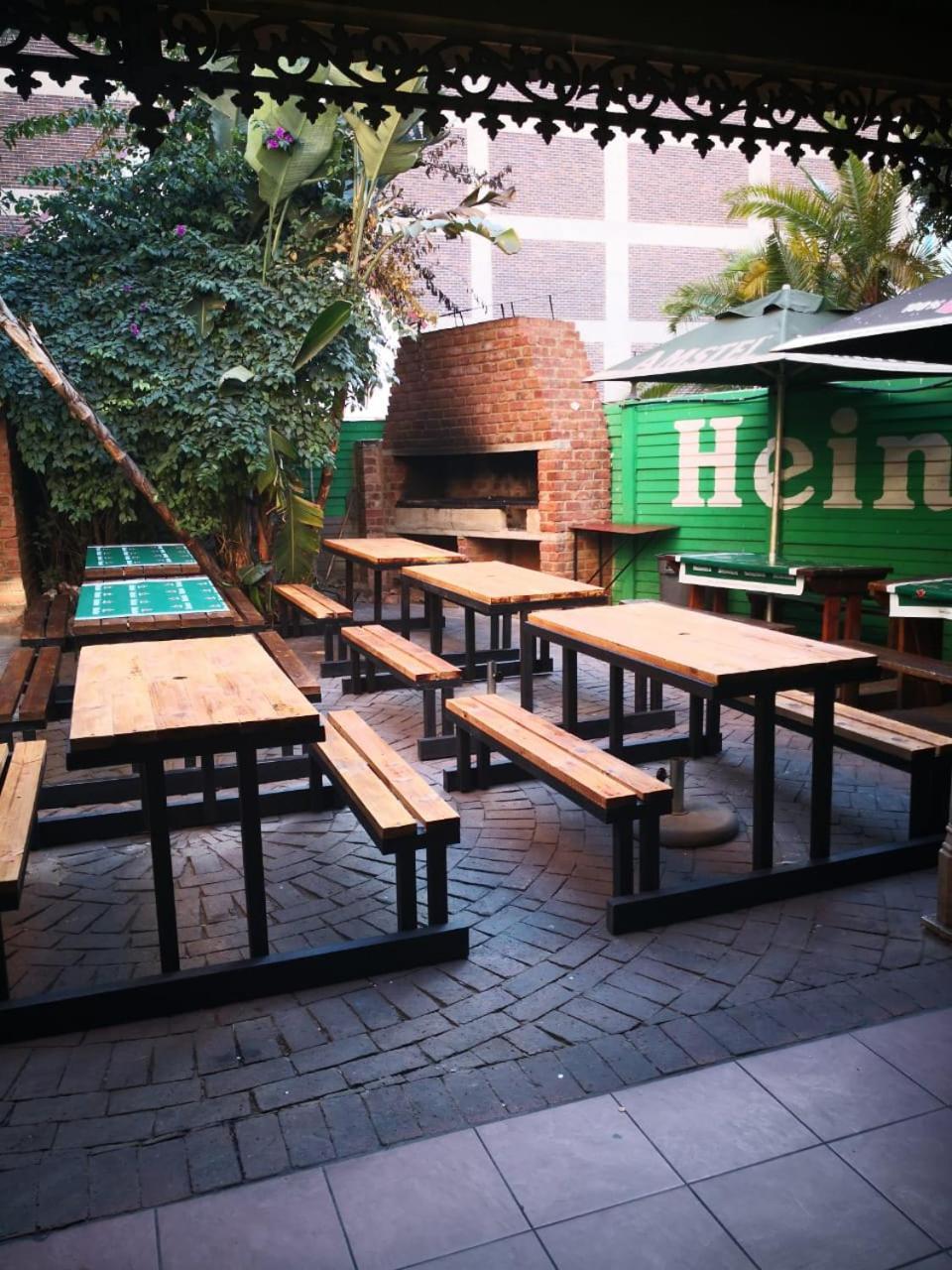 Victoria Hotel Pretoria-Noord Eksteriør bilde